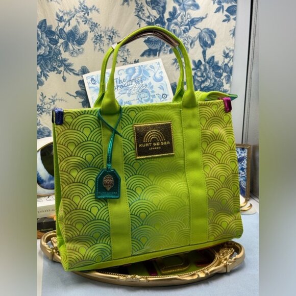 🆕 KURT GEIGER LONDON 🧿 NWOT Southbank Tote Crossbody Bag, Lime Green - Picture 3 of 16